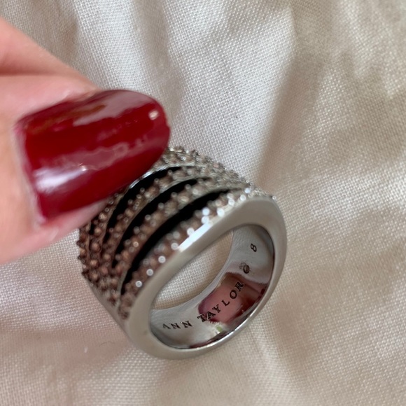 ✨Ann Taylor Silver Statement Ring w/ Faux Diamonds - Picture 6 of 8